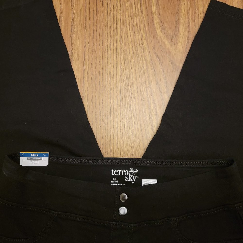 Size 14w Skinny Black Pull On Jean Capris